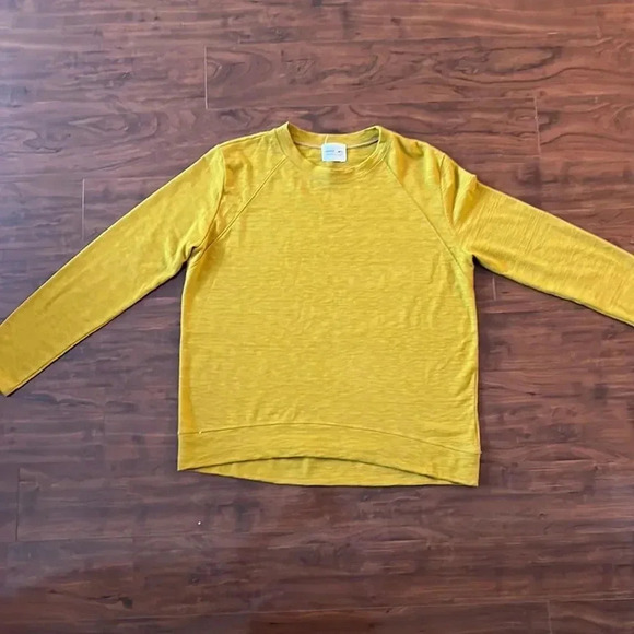 ⭐3/$15 Long Sleeve Top - Picture 3 of 7